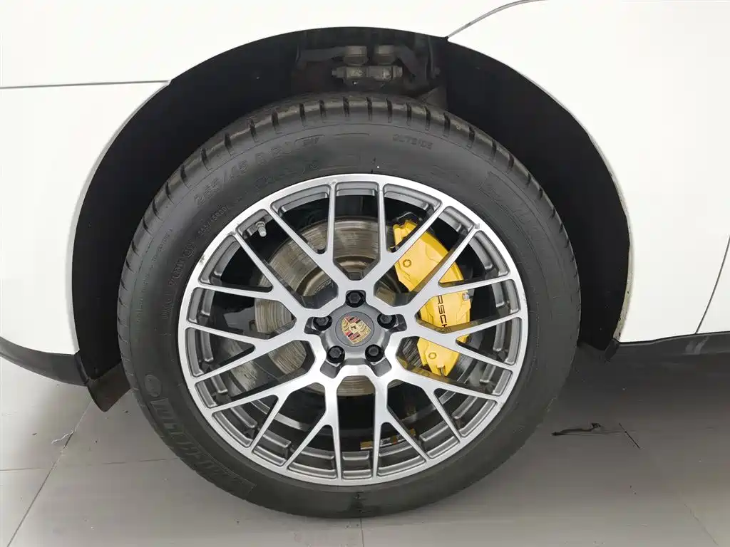 Porsche Macan 2021 — фото 17