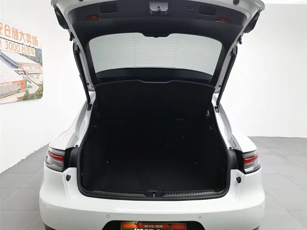 Porsche Macan 2021 — фото 16