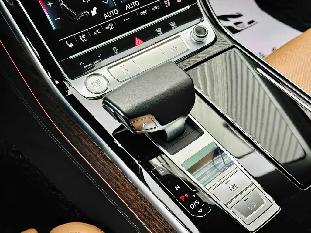 Audi A8 2019 — фото 10