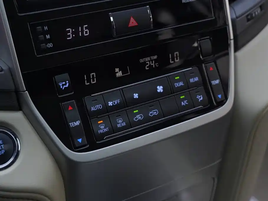 Toyota Land Cruiser 2019 — фото 9