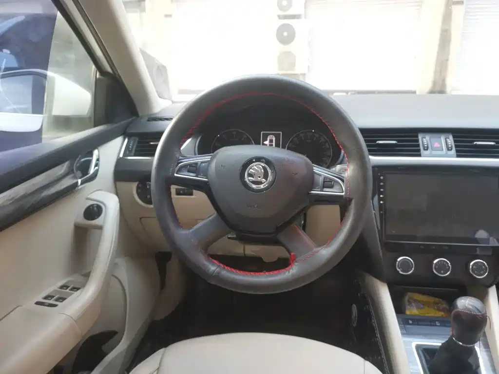 Skoda Octavia 2015 — фото 6