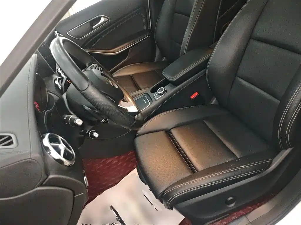 Mercedes-Benz GLA 2018 — фото 11