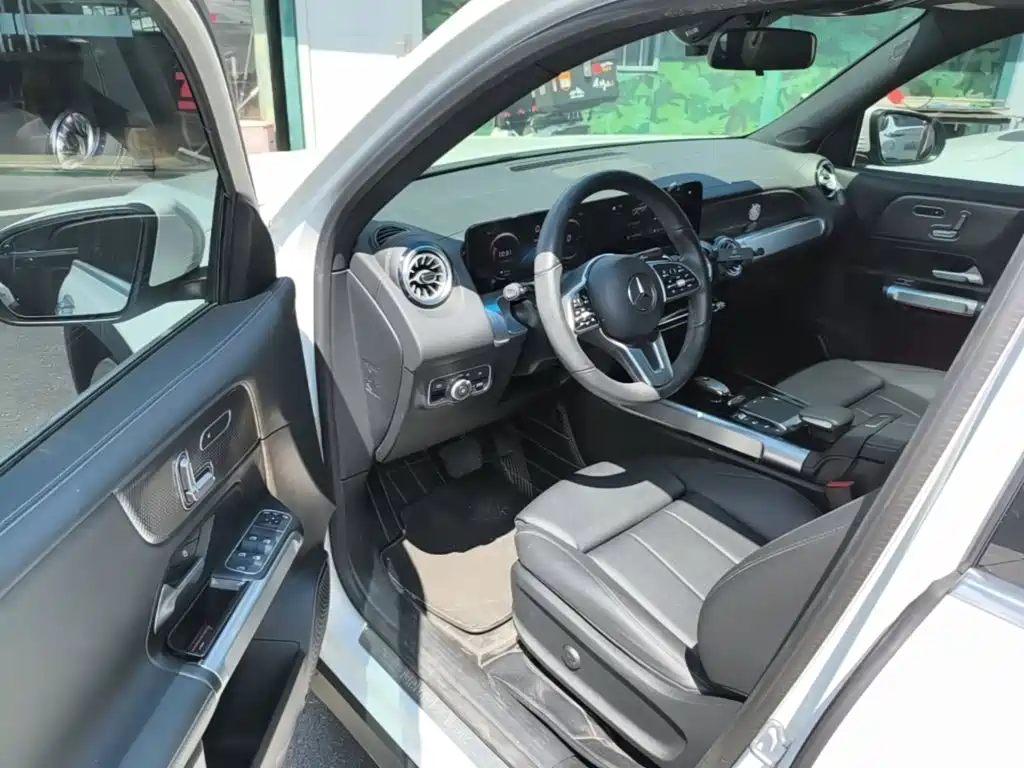 Mercedes-Benz EQB 2023 — фото 16