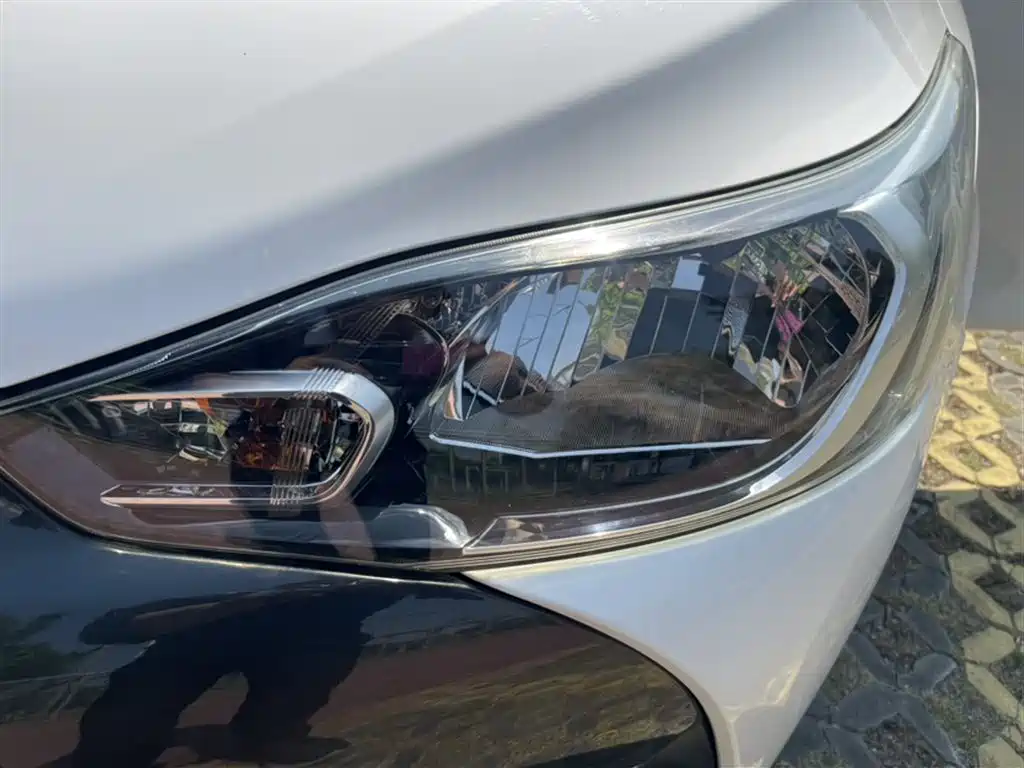 Toyota Yaris L 2020 — фото 16