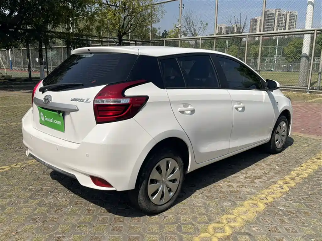 Toyota Yaris L 2020 — фото 21