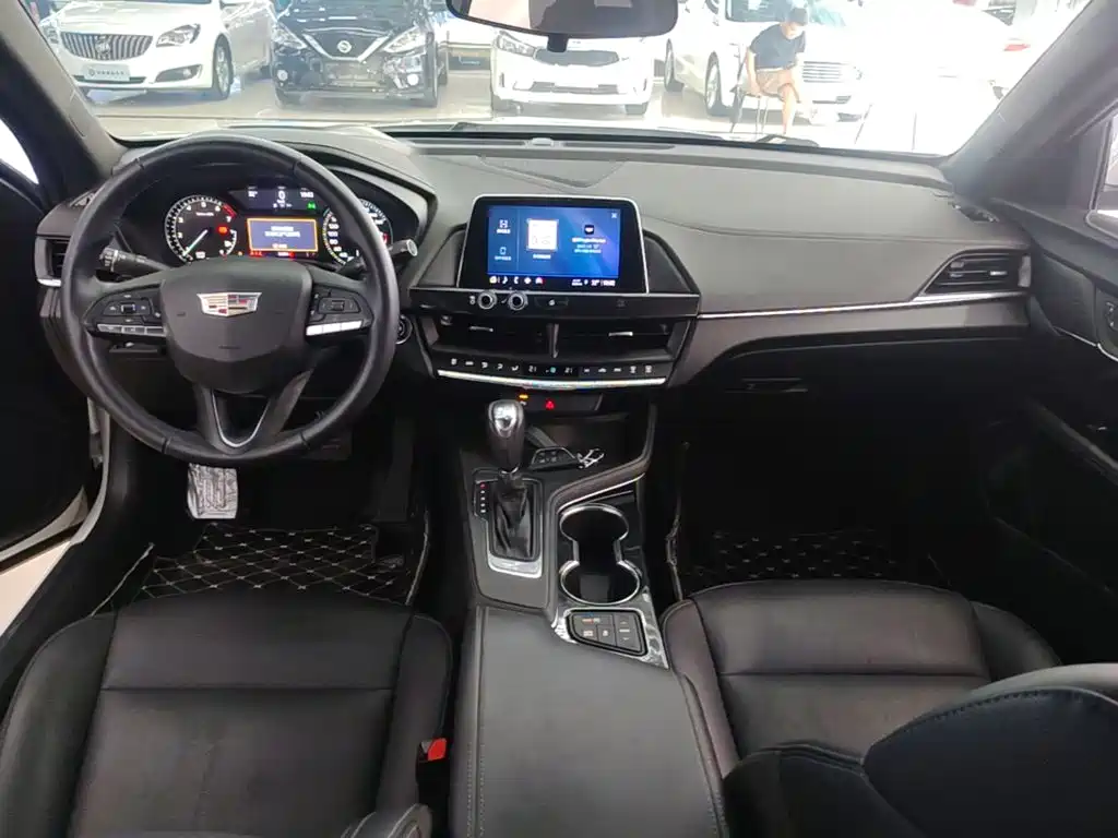 Cadillac CT4 2021 — фото 10