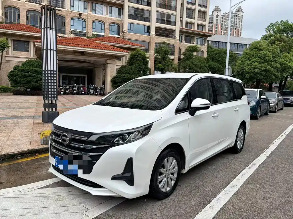 GAC Trumpchi M6 2021 — фото 1