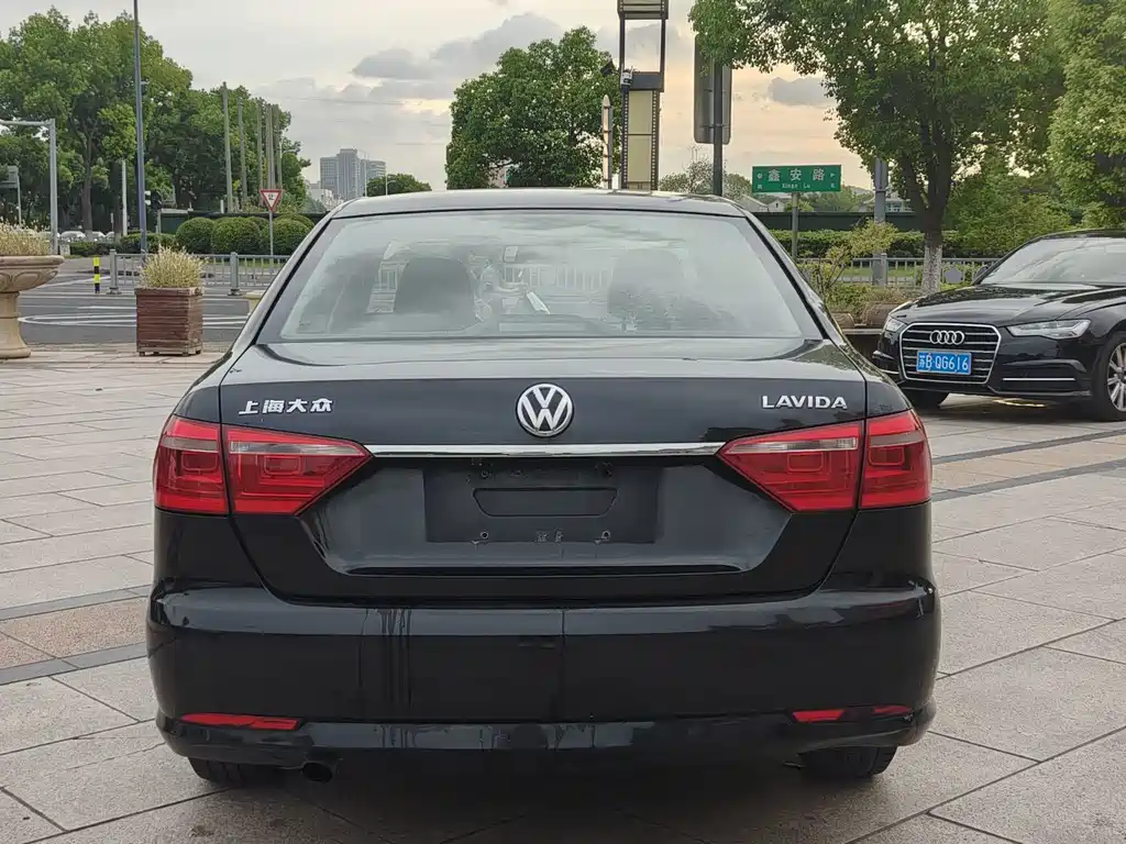 Volkswagen Lavida 2015