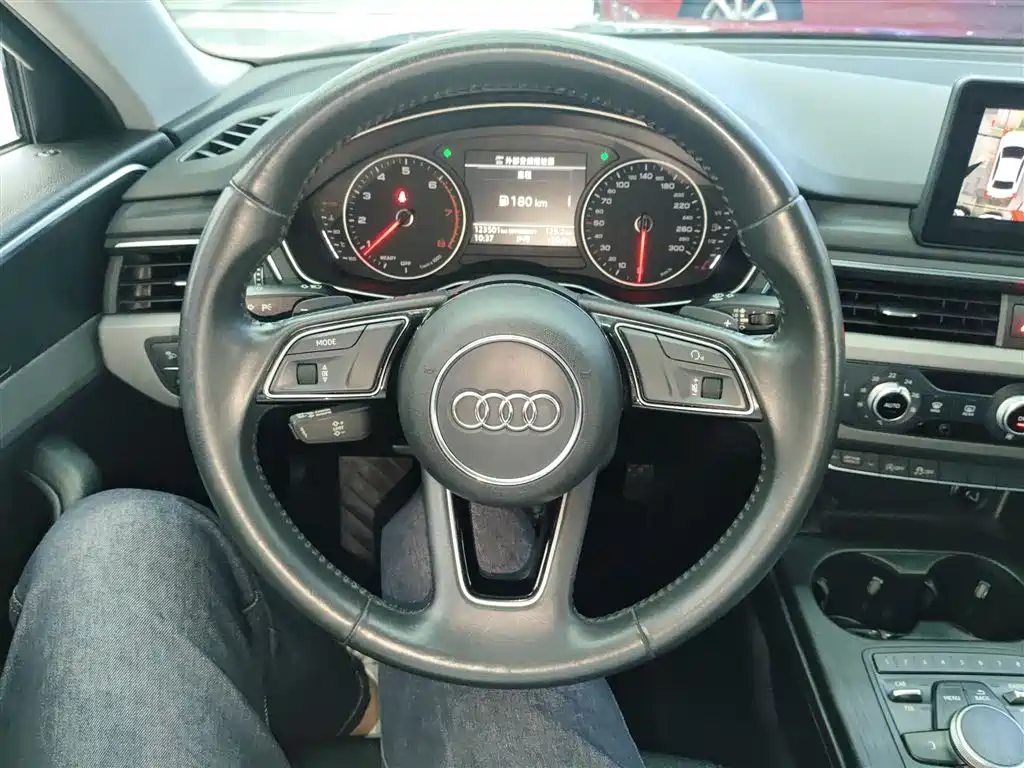 Audi A4L 2017 — фото 11