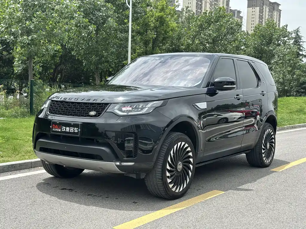 Land Rover Discovery 2017 — фото 1