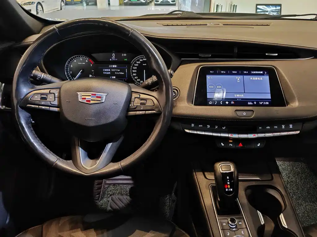 Cadillac XT4 2019 — фото 10