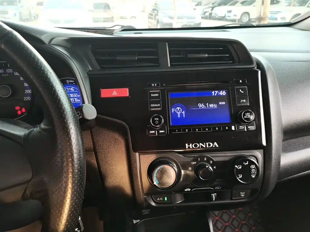 Honda Fit 2018 — фото 13