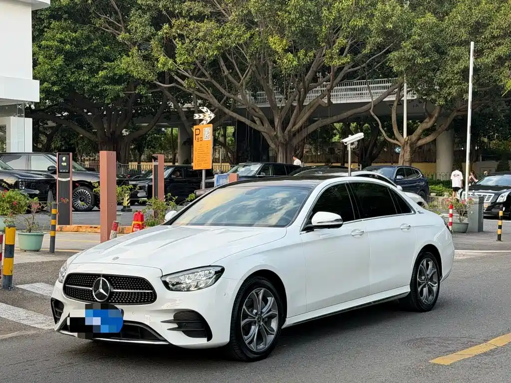 Mercedes-Benz E-Class 2022