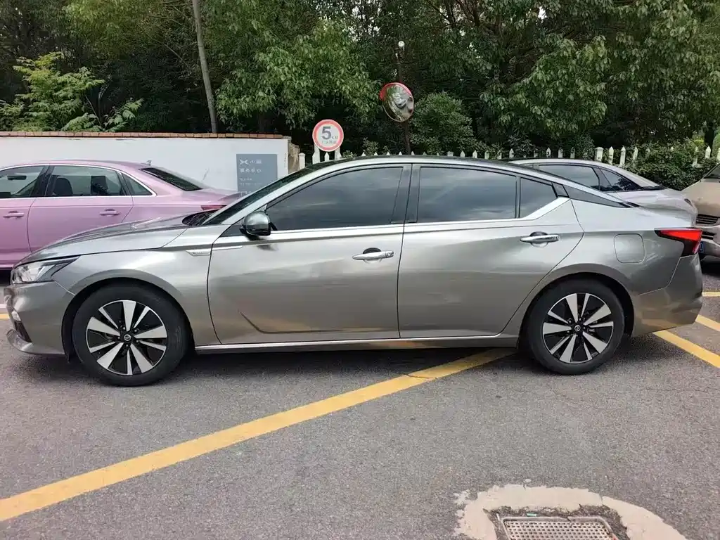 Nissan Teana 2022