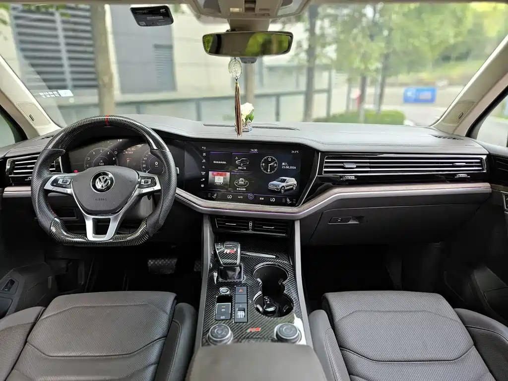 Volkswagen Touareg 2019 — фото 21