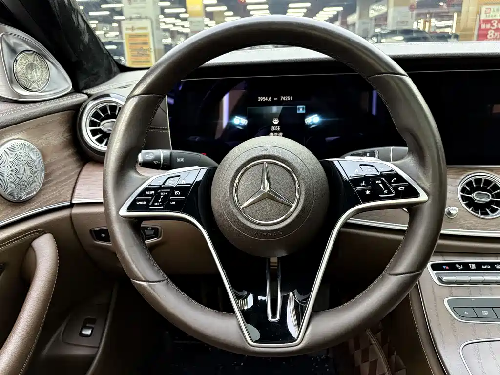 Mercedes-Benz E-Class 2023 — фото 7