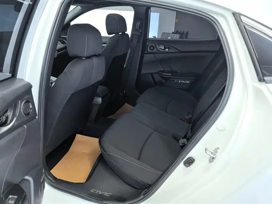 Honda Civic 2022 — фото 11
