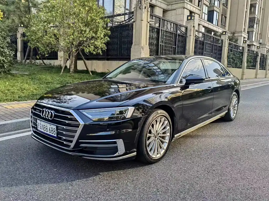 Audi A8 2020 — фото 1