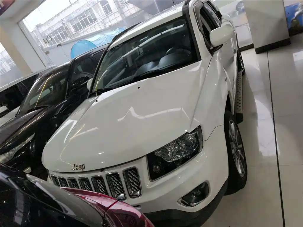 Jeep Compass 2015 — фото 3