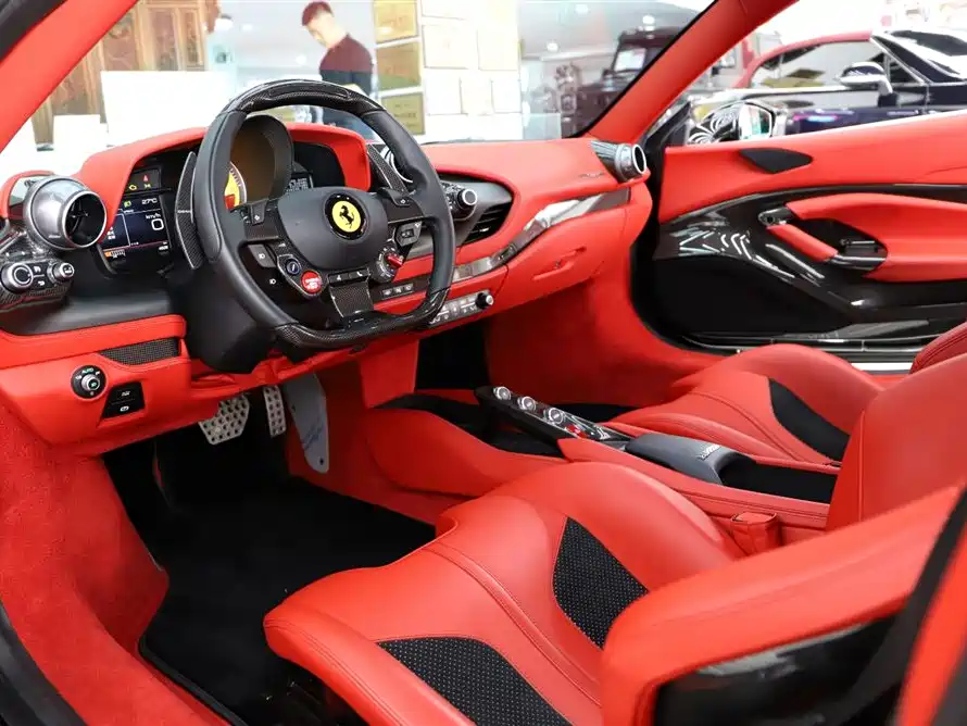 Ferrari F8 2022 — фото 16