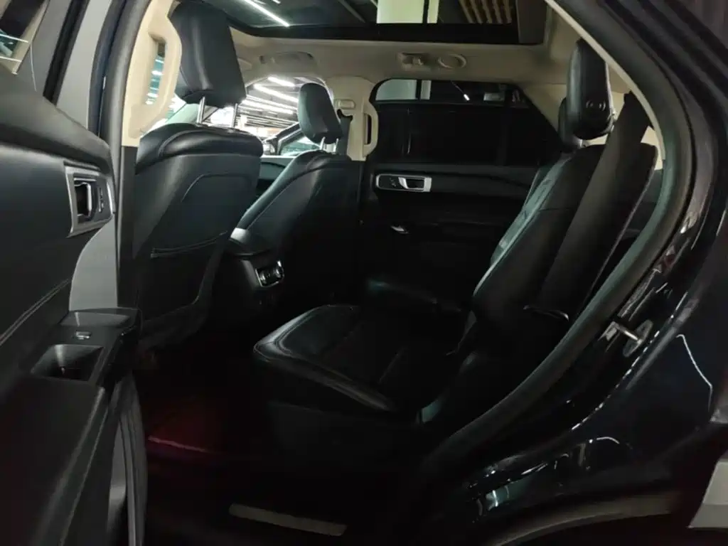 Ford Explorer 2020 — фото 17