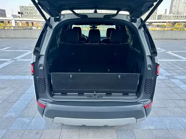 Land Rover Discovery 2018