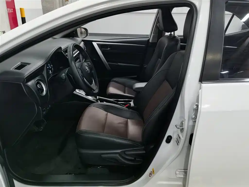 Toyota Corolla 2019 — фото 10