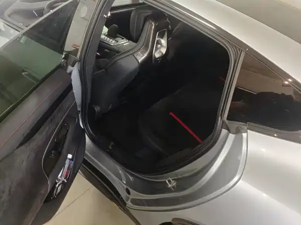 Xiaomi SU7 Ultra 2025
