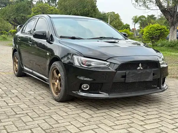 Mitsubishi Lancer EX 2013
