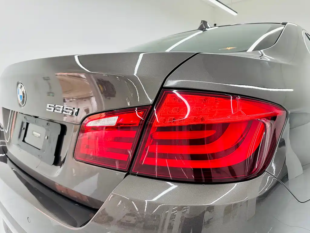 BMW 5 Series 2012 — фото 20