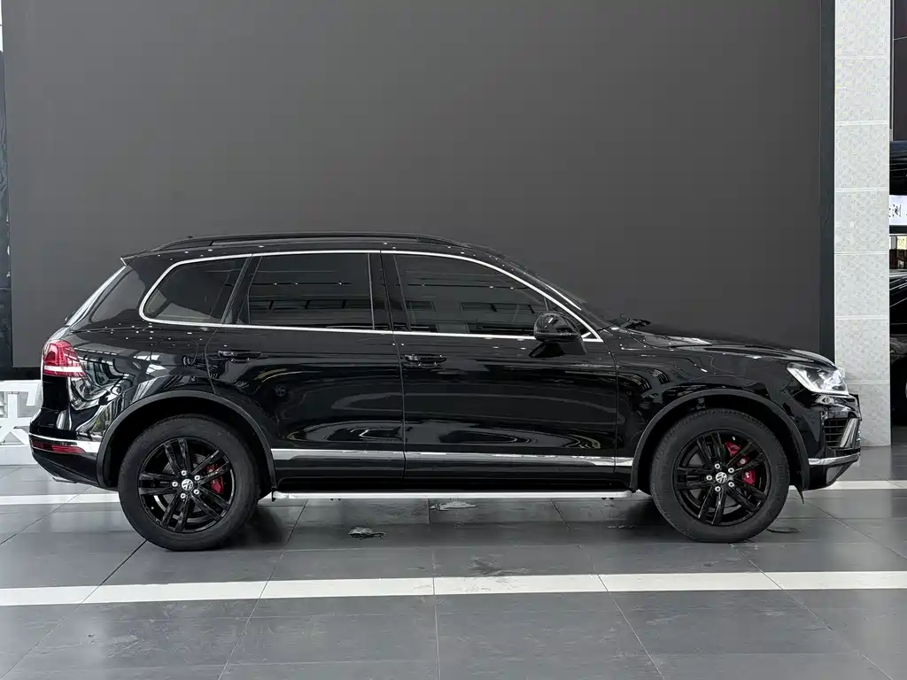 Volkswagen Touareg 2018 — фото 3
