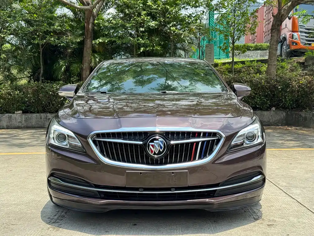 Buick LaCrosse 2017 — фото 2