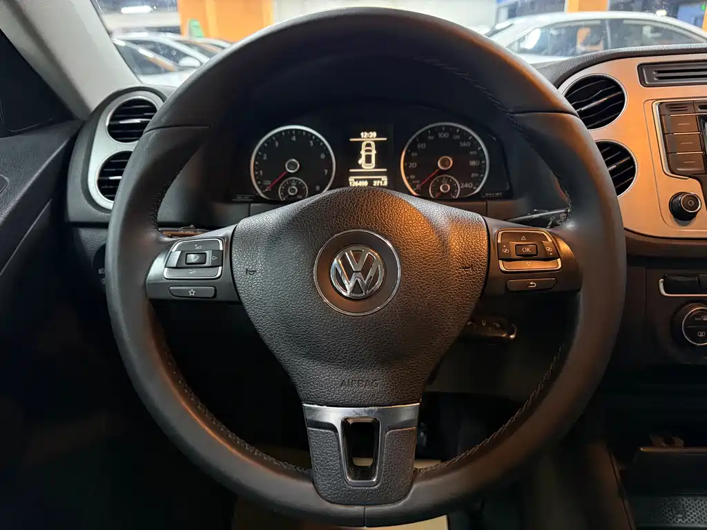 Volkswagen Tiguan 2016 — фото 10