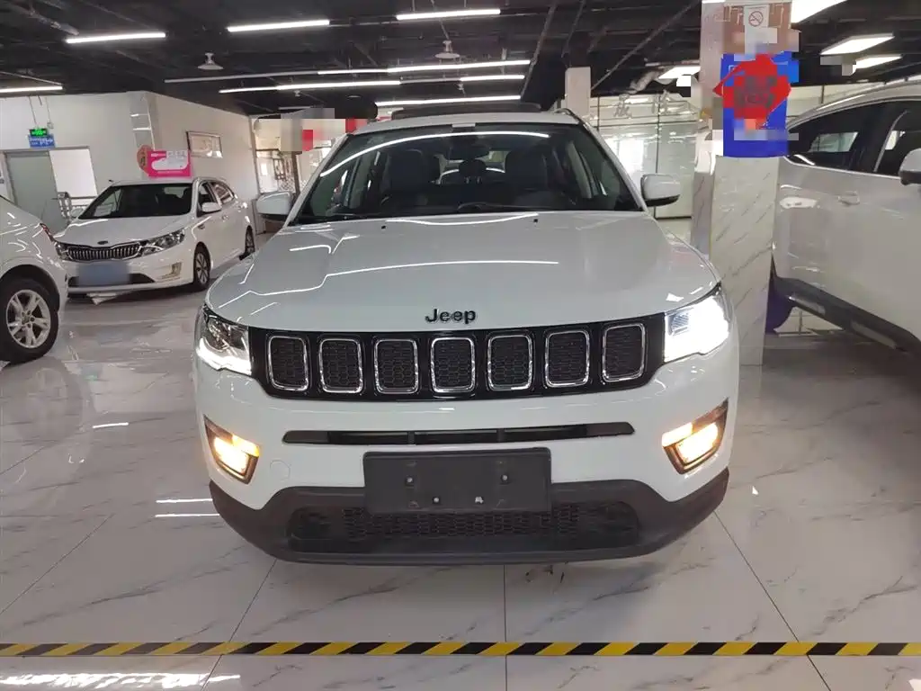 Jeep Compass 2018 — фото 3