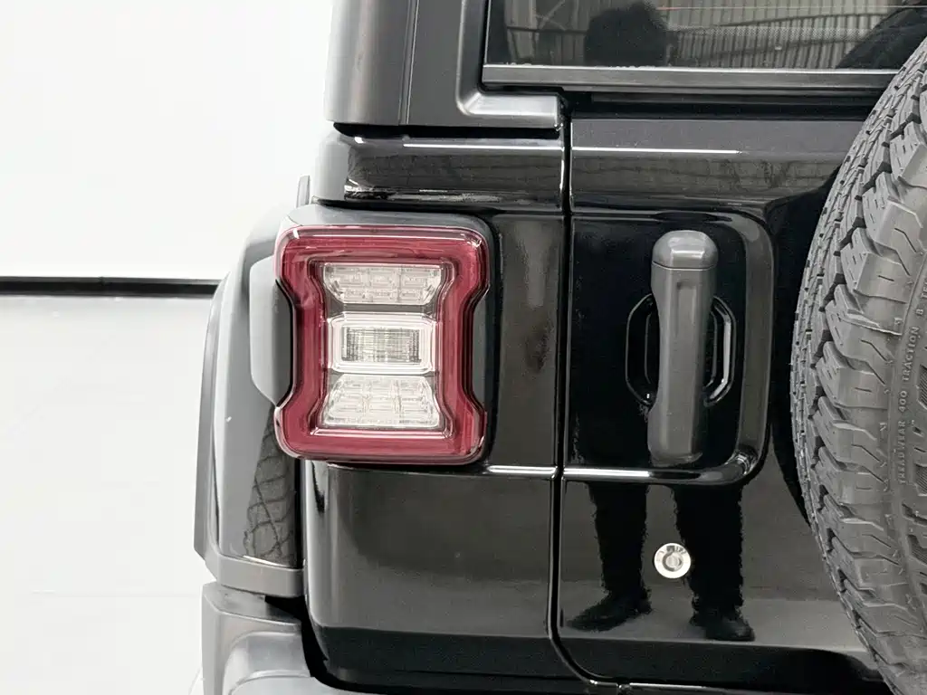 Jeep Wrangler 2020 — фото 13