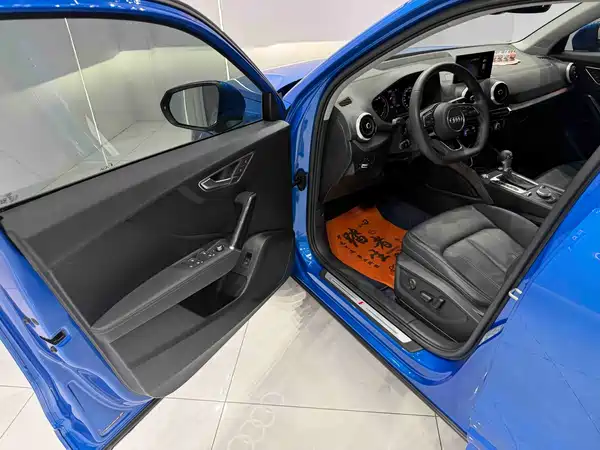 Audi Q2L 2023