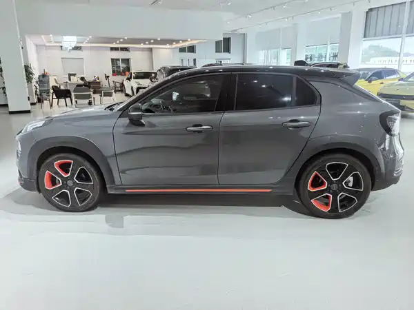 Lynk & Co 02 2021