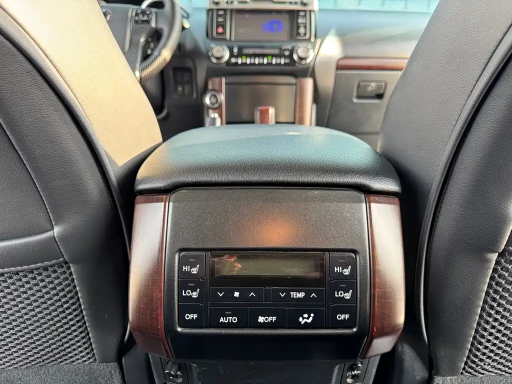 Toyota Prado 2017 — фото 19