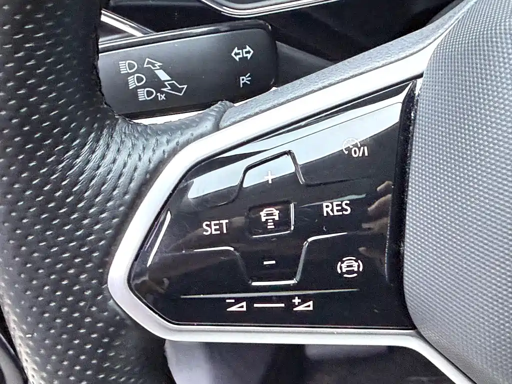 Volkswagen Passat 2023 — фото 11