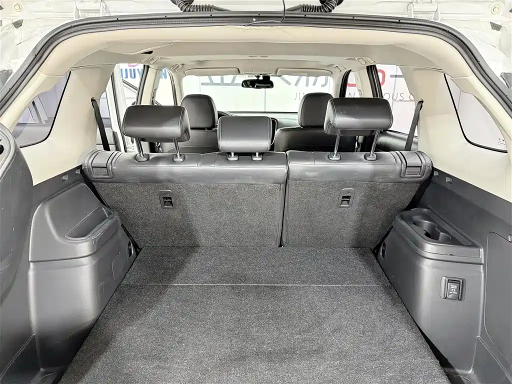 Mitsubishi Outlander 2020 — фото 12