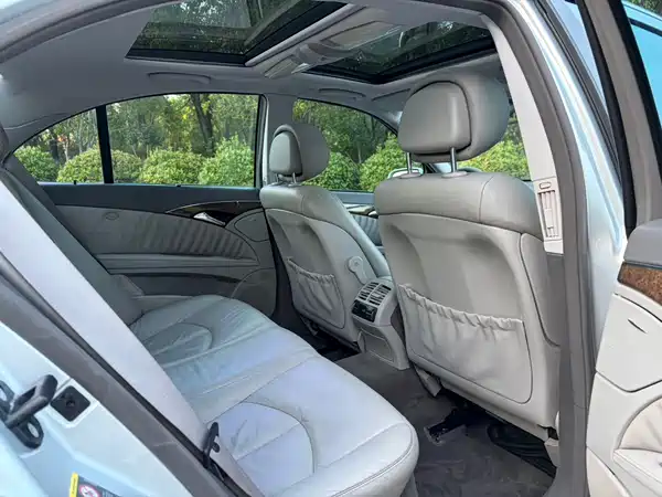 Mercedes-Benz E-Class 2009