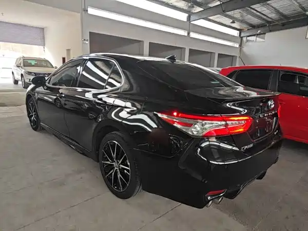 Toyota Camry 2021