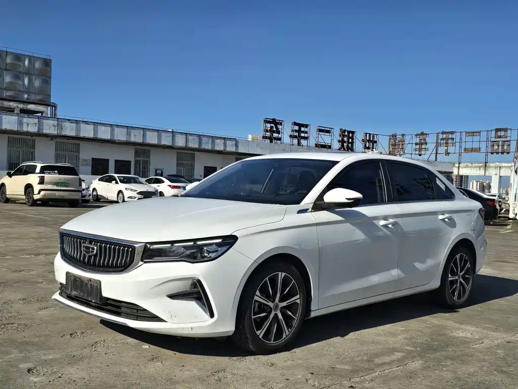Geely Emgrand 2022 — фото 1
