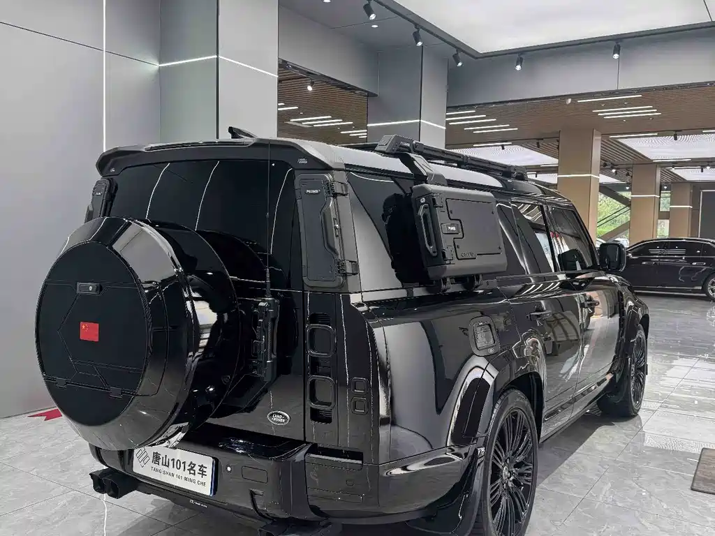 Land Rover Defender 2023