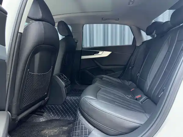 Audi A4L 2020