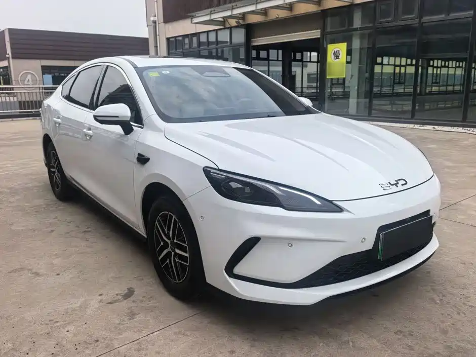 BYD Seal 05 DM-i 2025 — фото 8