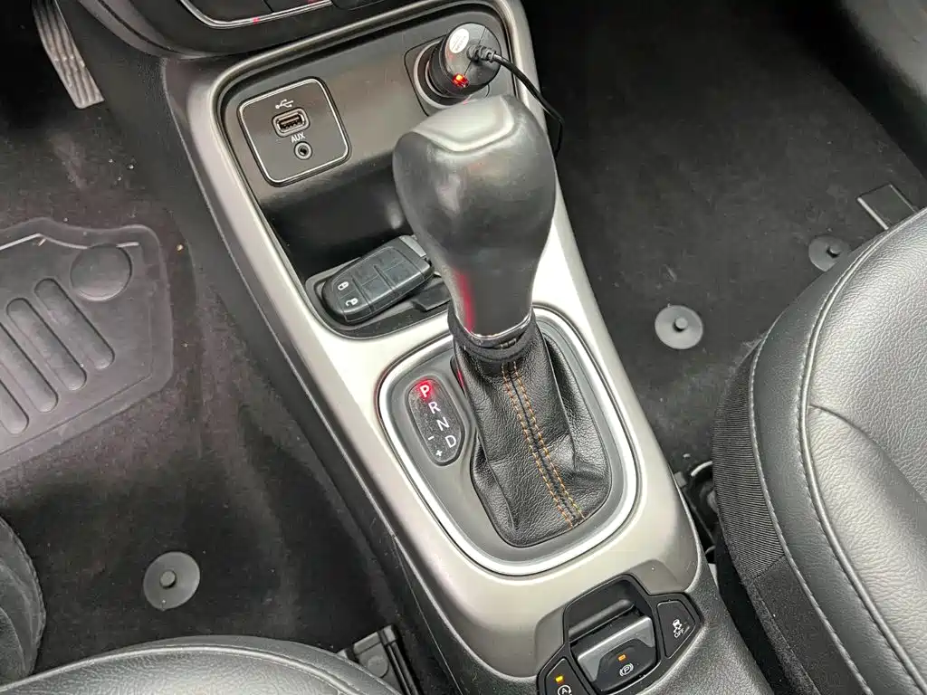 Jeep Compass 2017 — фото 17