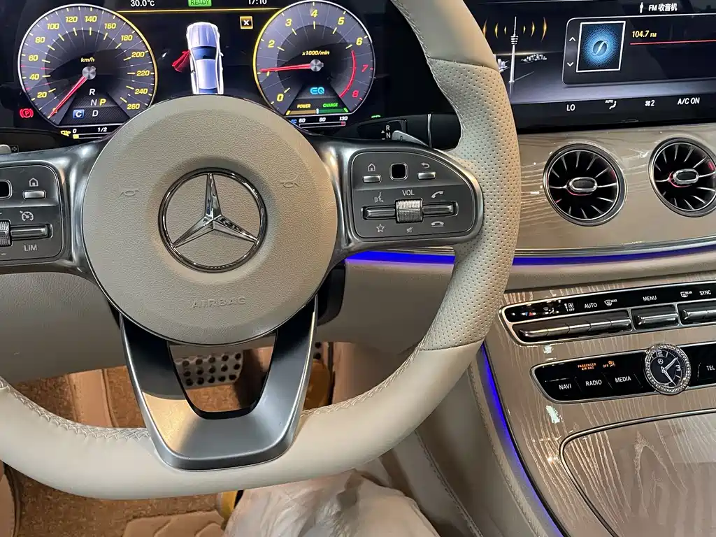 Mercedes-Benz E-Class 2020 — фото 11
