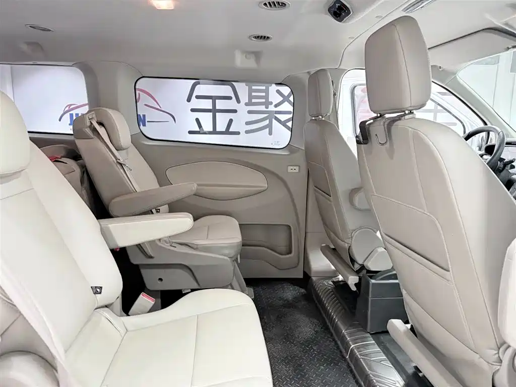 Ford Tourneo 2021 — фото 11
