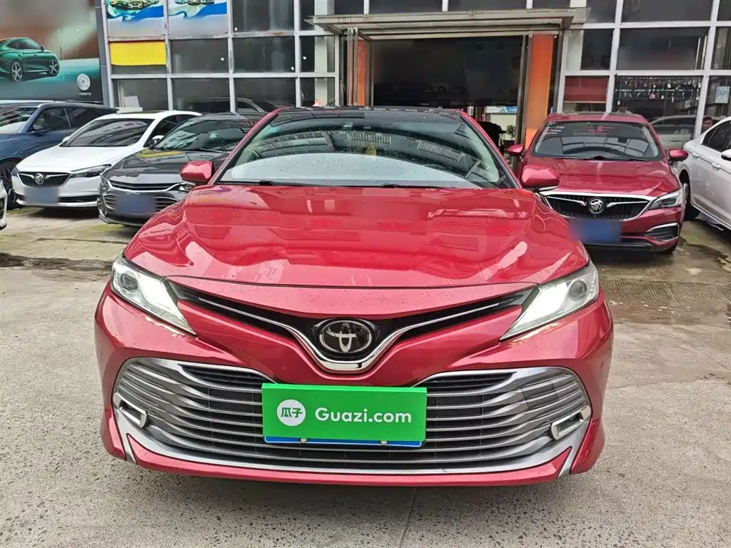 Toyota Camry 2018 — фото 3